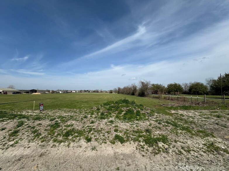 More Photos Of 0 E Wallisville Rd, Baytown Land For Sale