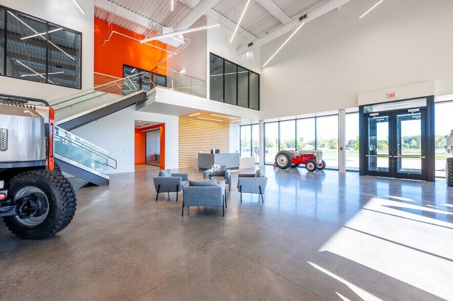 More Photos Of 2220 E Bunch Blvd, Muncie Manufacturing For Sale