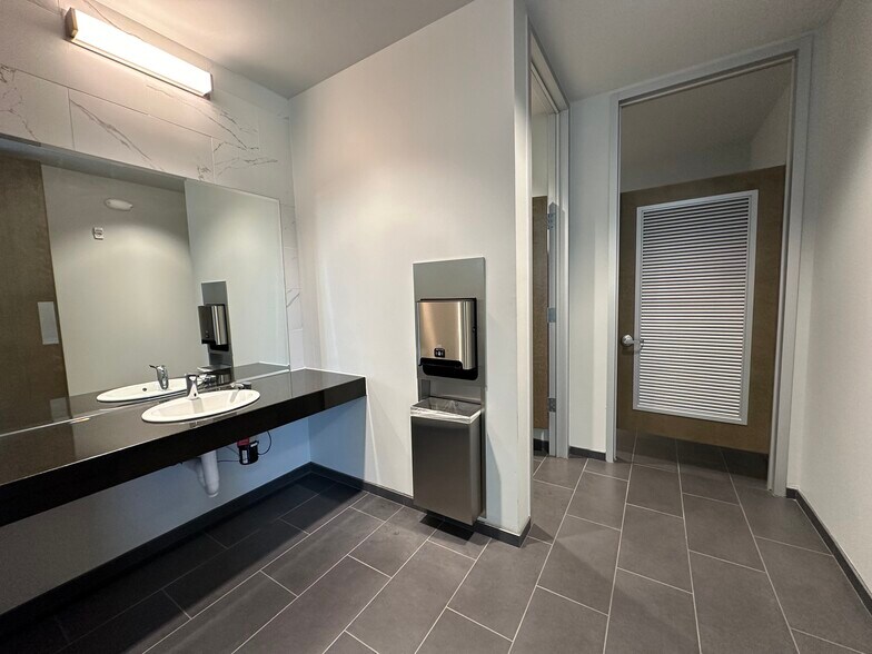 More Photos Of 3216 Napier Park, Shavano Park Medical For Lease