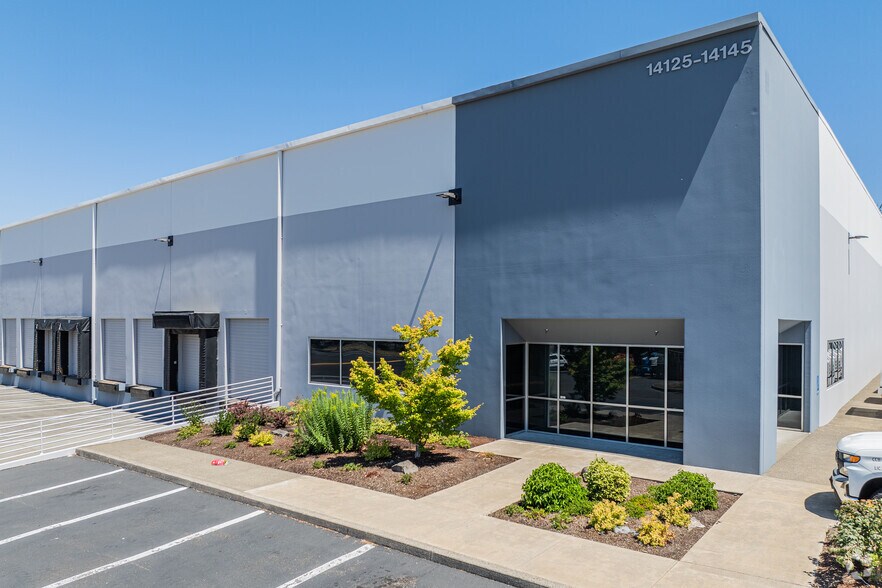 More Photos Of 14125-14145 NE Airport Way, Portland Unknown For Lease