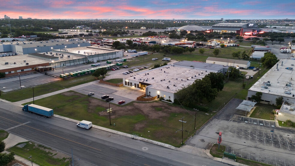 More Photos Of 3363 E Commerce St, San Antonio Warehouse For Sale
