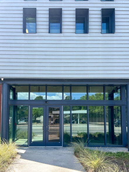 More Photos Of 1861 Ashley River Rd, Charleston Self Storage For Lease