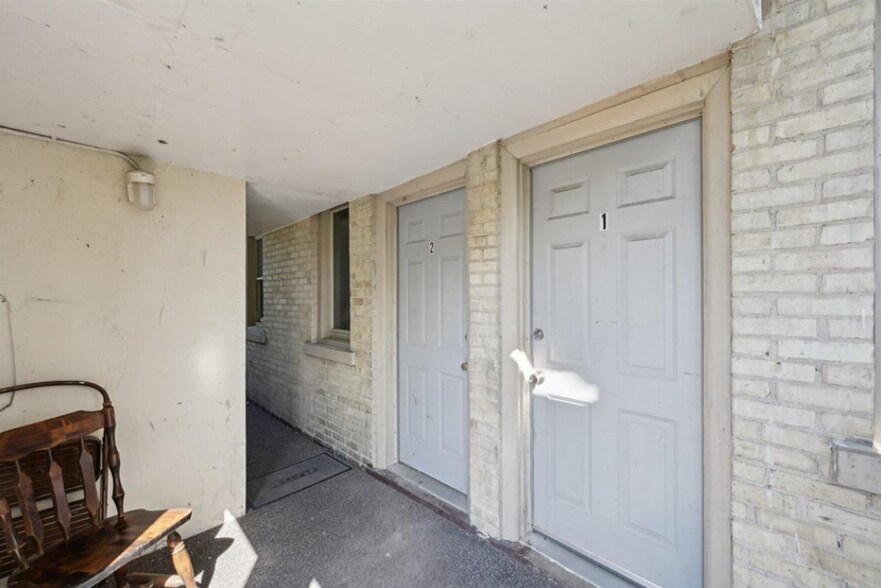 More Photos Of 108 N Main St, Edgerton Apartments For Sale