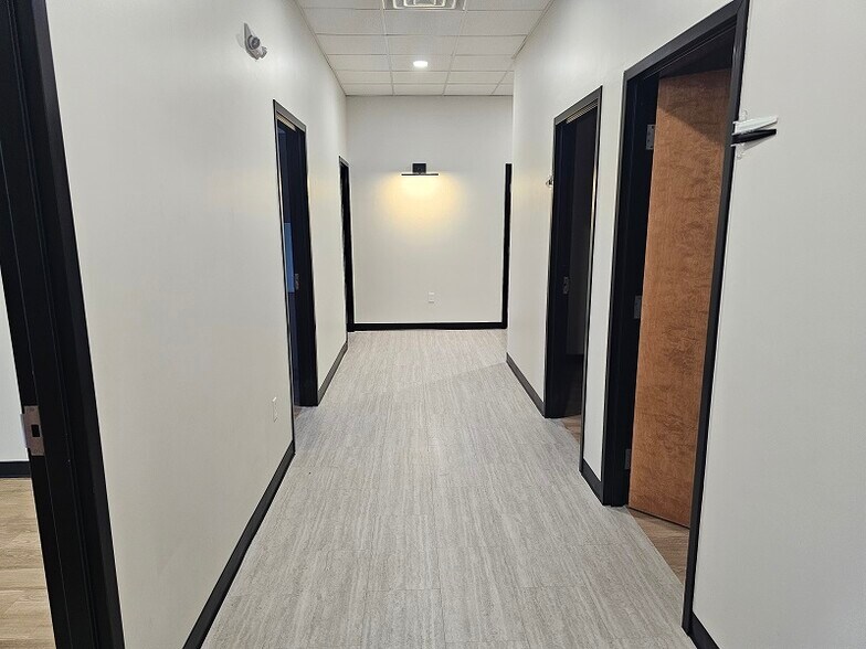 More Photos Of 4852-4854 S State Highway Ff, Battlefield General Retail For Lease