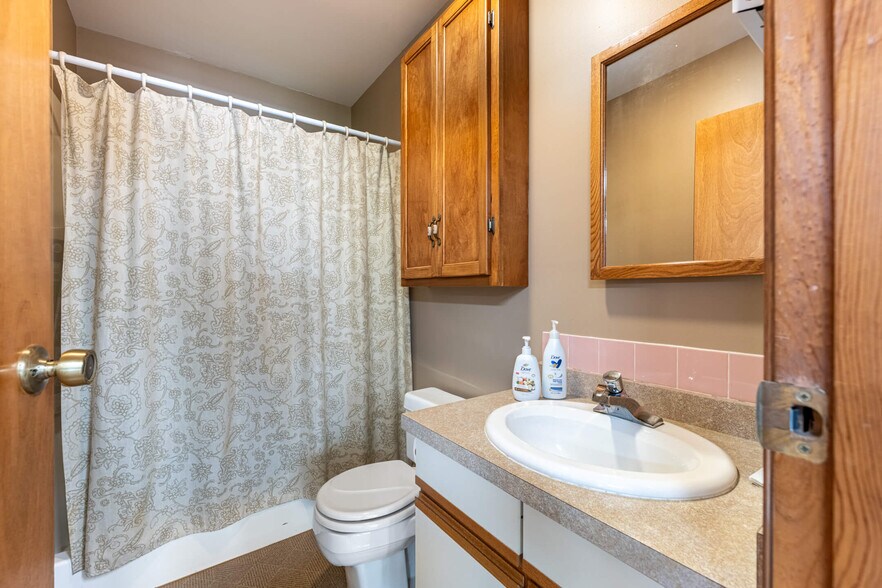 More Photos Of 71 Marco Ln, Washington Township Medical For Sale