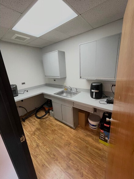 More Photos Of 1100 Clifton Ave, Clifton Medical For Sale