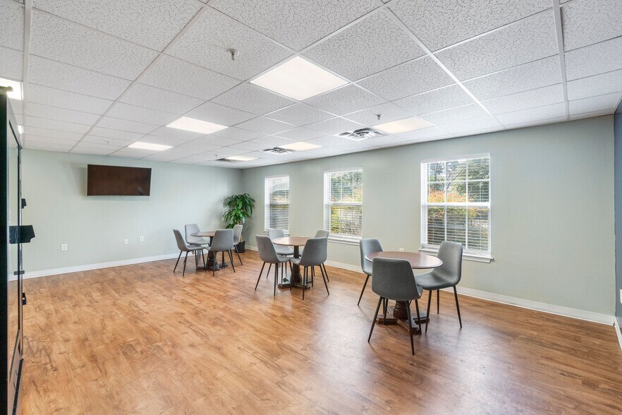 More Photos Of 900 County St, Portsmouth Apartments For Sale