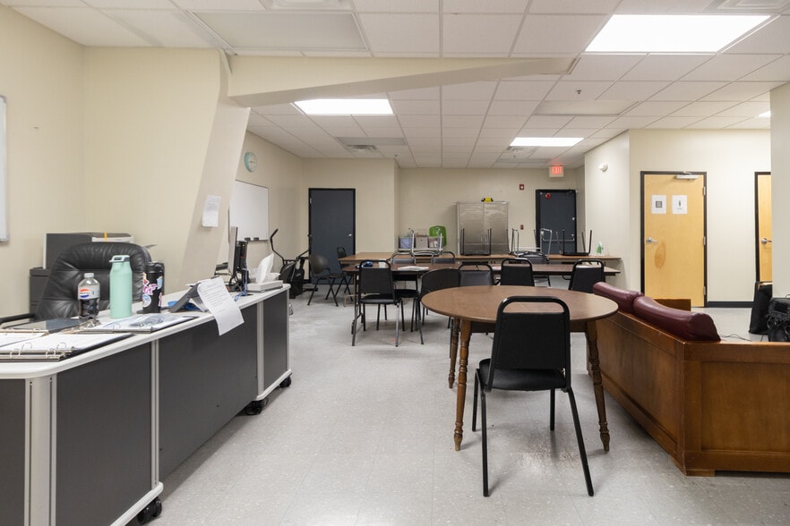 More Photos Of 385 Good Hope Pike, Clarksburg Healthcare For Sale