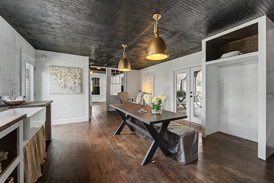 More Photos Of 31 Earl St, Clayton General Retail For Sale