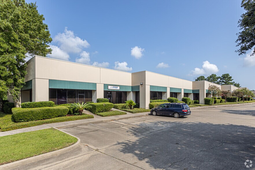 More Photos Of 125 W James Dr, Saint Rose Industrial For Sale