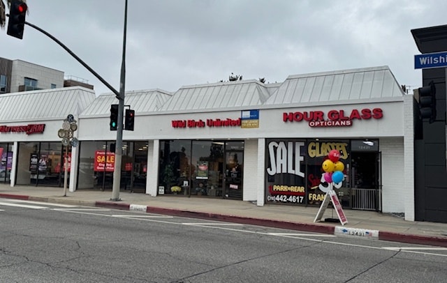 More Photos Of 12433 Wilshire Blvd, Los Angeles Storefront For Lease