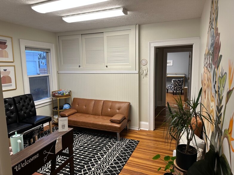 More Photos Of 224 Whiting Ln, West Hartford Office For Lease