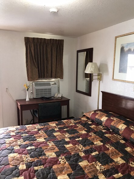 More Photos Of 406 E Route 66 Blvd, Tucumcari Hotel For Sale