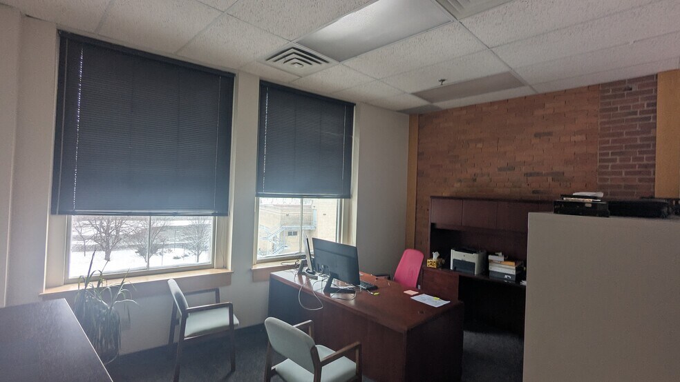 More Photos Of 144 Exchange Blvd, Rochester Office For Lease
