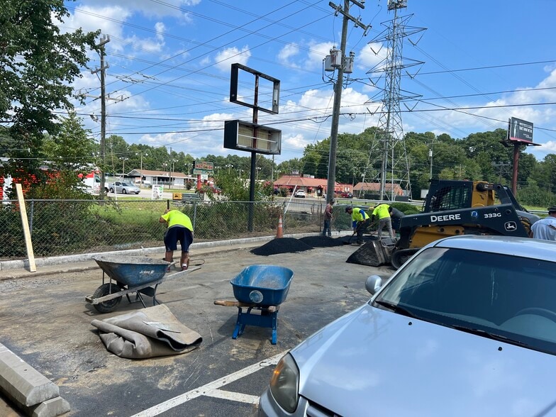 More Photos Of 2542 S Crater Rd, Petersburg Freestanding For Sale