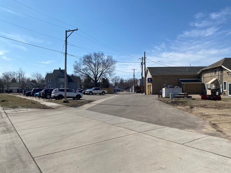 More Photos Of 539 Blackhawk Blvd, South Beloit Medical For Lease