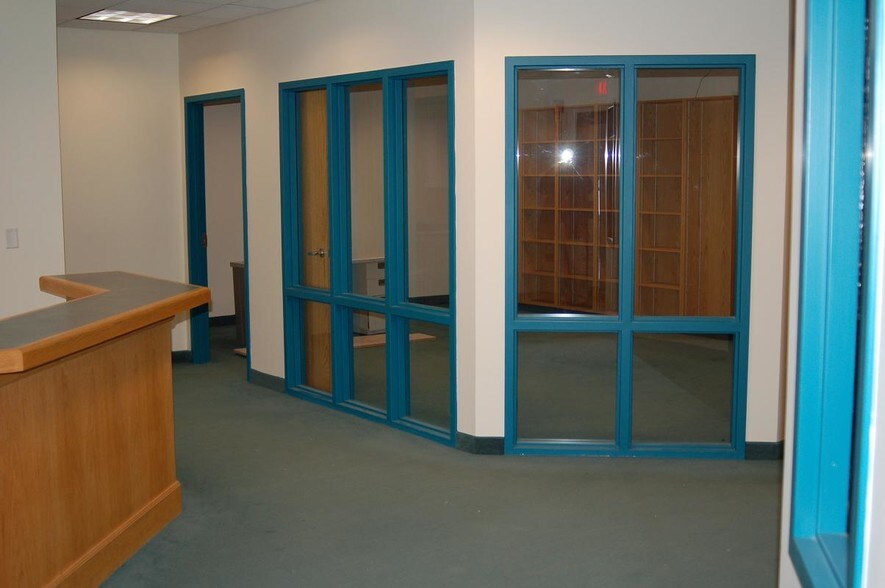 More Photos Of 92-98 South St, Hopkinton Flex For Lease