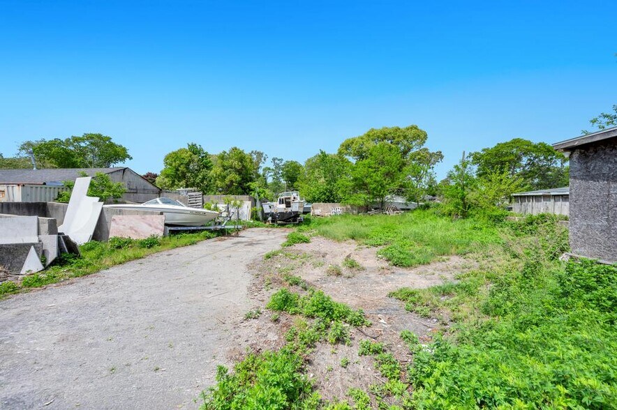 More Photos Of 1189 Montauk Hwy, Mastic Warehouse For Sale