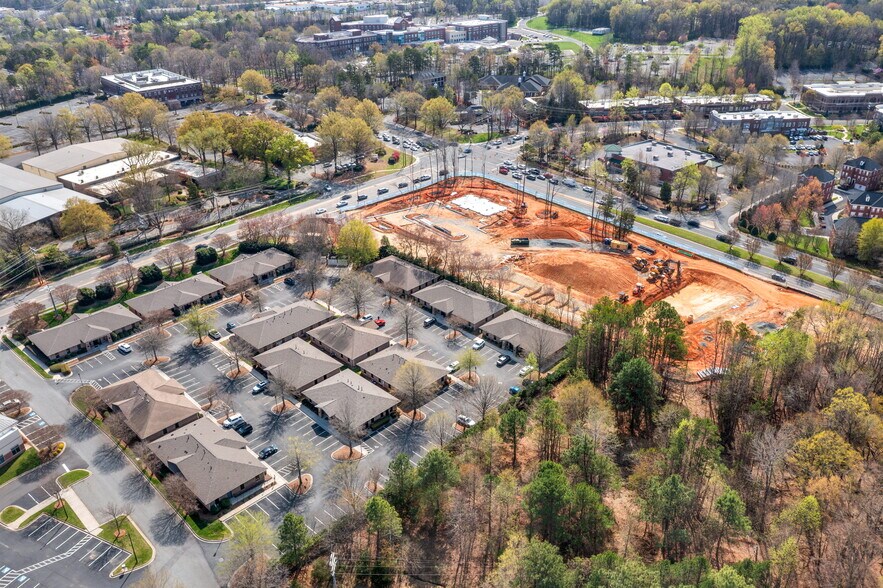 More Photos Of 1234 Mann Dr, Matthews Office For Lease