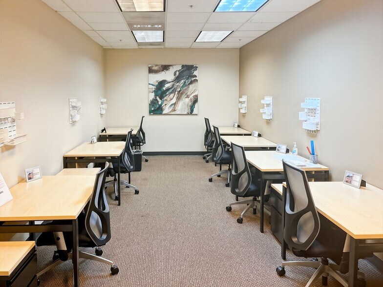 More Photos Of 801 International Pky, Lake Mary Coworking Space