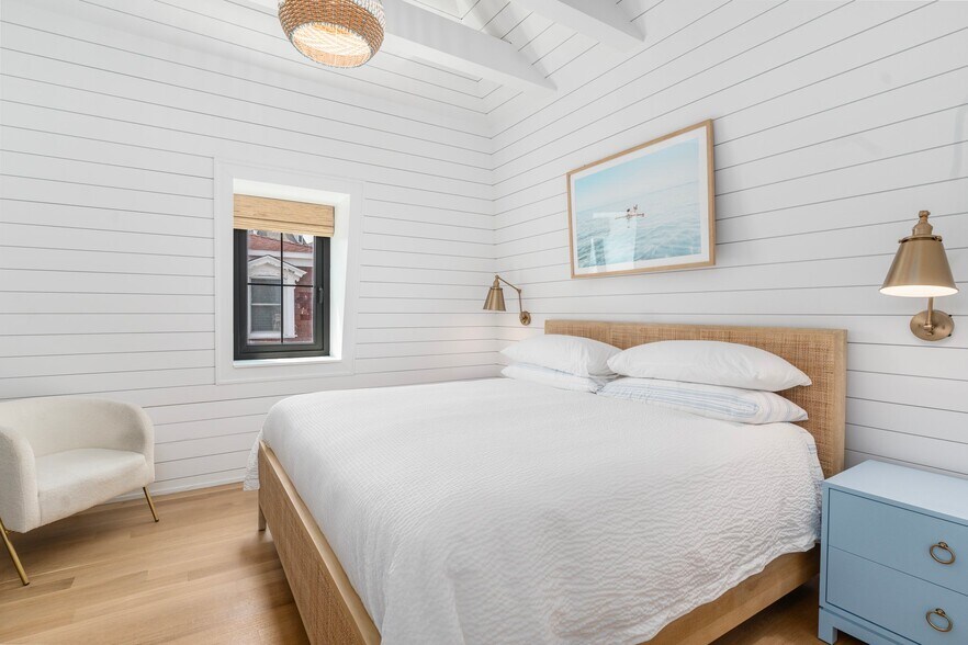 More Photos Of 212 Water St, Block Island Storefront For Sale