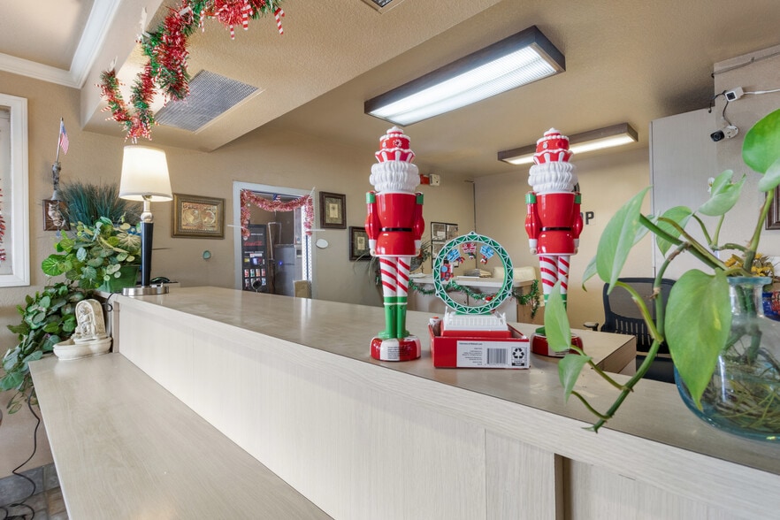 More Photos Of 16901 Stoddard Wells Rd, Victorville Hotel For Sale
