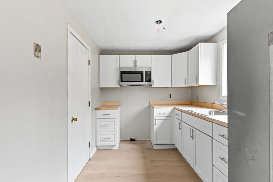 More Photos Of , Hollis Center Unknown For Sale