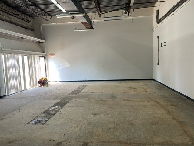 More Photos Of 50-58 Algana Ct, Saint Peters Warehouse For Lease