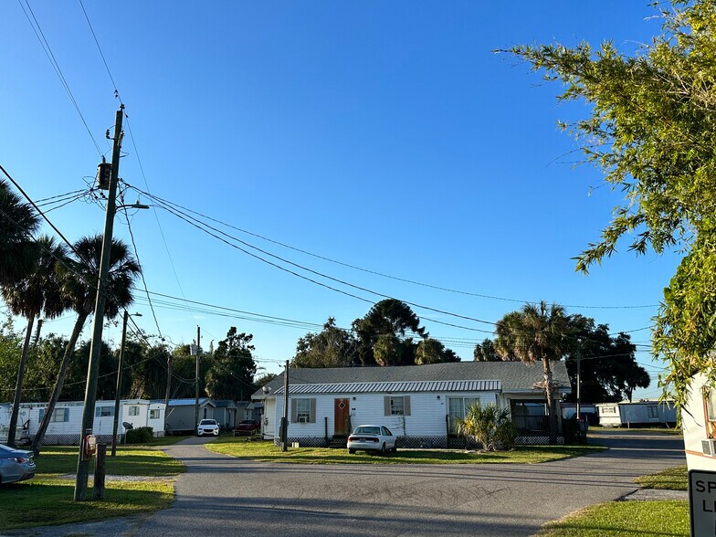 More Photos Of 6521 Riverview Dr, Riverview Manufactured Housing Mobile Home Park For Sale