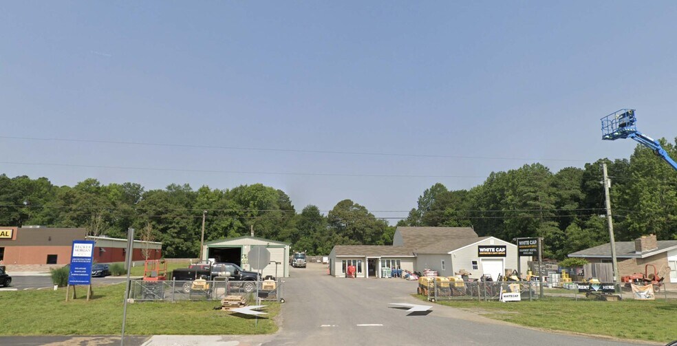 More Photos Of 5298 S Dupont Hwy, Dover Freestanding For Sale