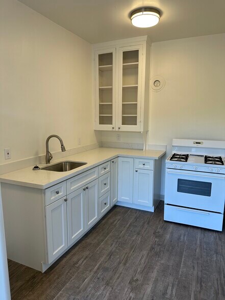 More Photos Of 1458 E 33rd St, Oakland Apartments For Sale