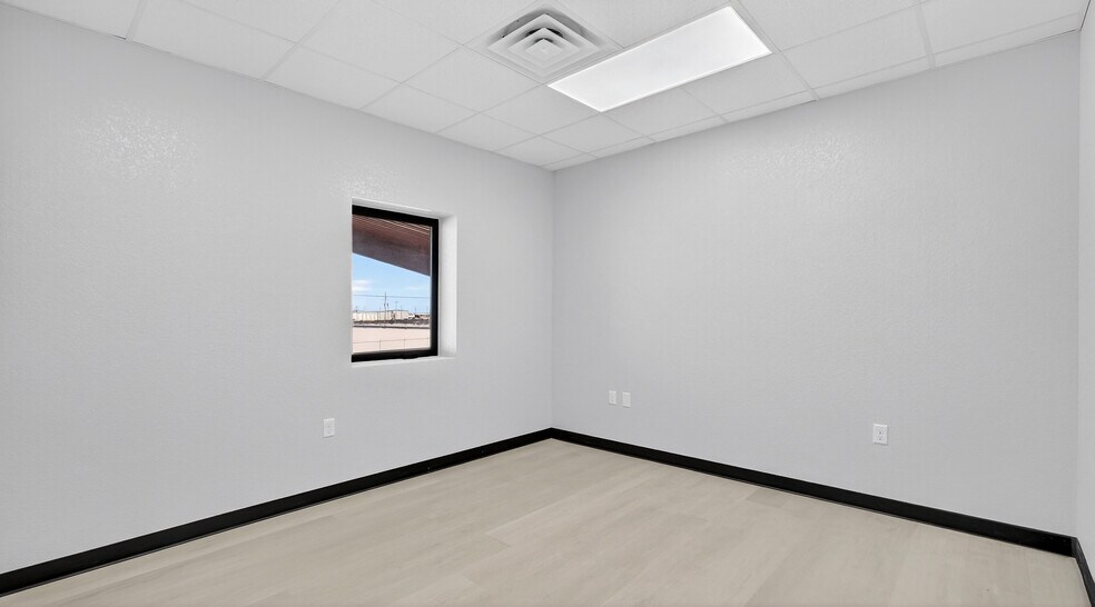 More Photos Of 16511 W Basin St, Odessa Industrial For Lease