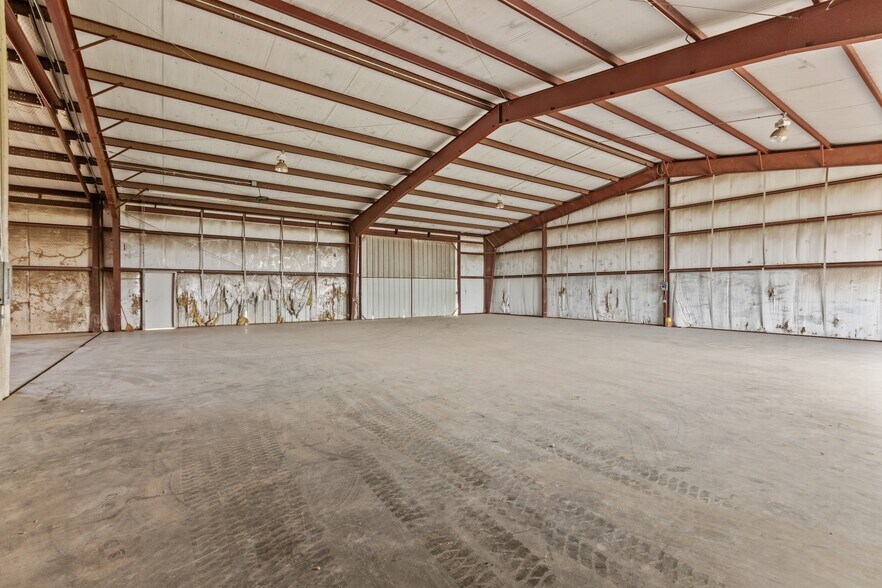 More Photos Of 2684 W US Highway 290, Fredericksburg Warehouse For Sale