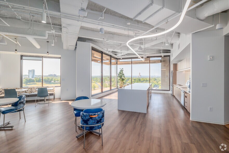 More Photos Of 6100-6120 S Yale Ave, Tulsa Unknown For Lease