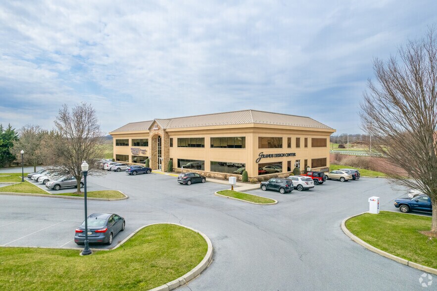 More Photos Of 2213 Quarry Dr, West Lawn Office For Lease