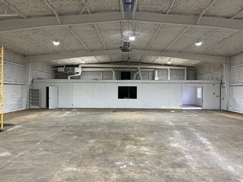 More Photos Of 15503 TX-110, Whitehouse Warehouse For Lease
