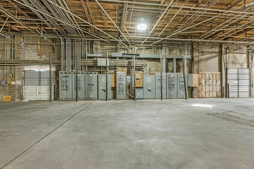 More Photos Of 907 SE 2nd Ave, Amarillo Warehouse For Lease