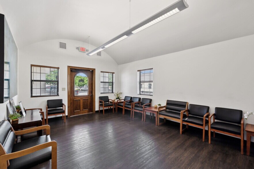 More Photos Of 2128 Babcock Rd, San Antonio Medical For Sale