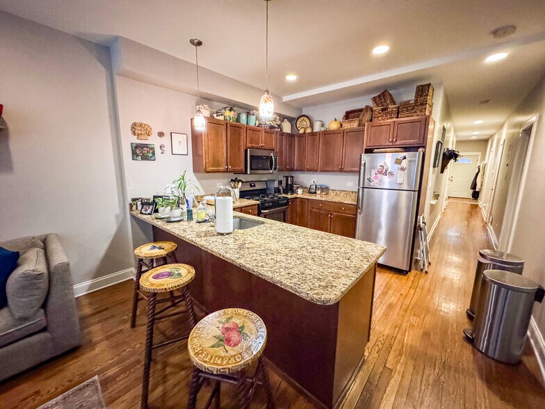 More Photos Of 4733 N Washtenaw Ave, Chicago Multifamily For Sale