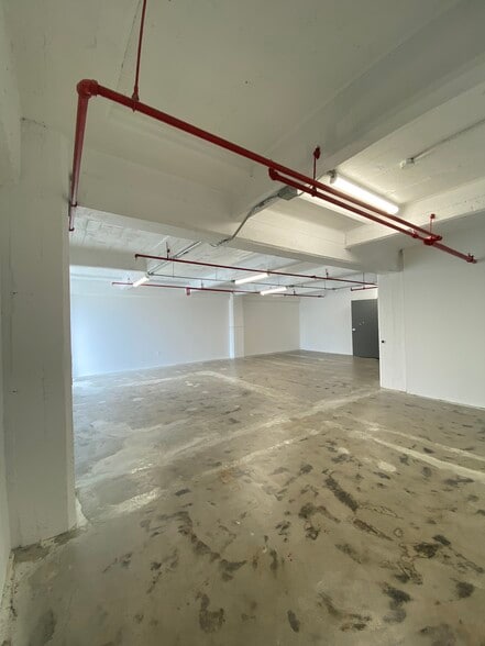 More Photos Of 901 E 31st St, Los Angeles Manufacturing For Lease
