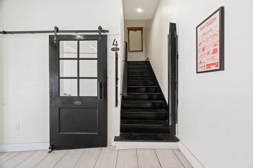 More Photos Of 606 Frisco Ave, Clinton Storefront Retail Office For Sale