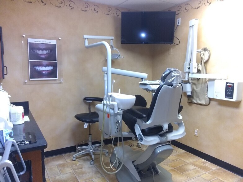 More Photos Of 93 Bridge Plaza Dr, Manalapan Township Healthcare For Lease