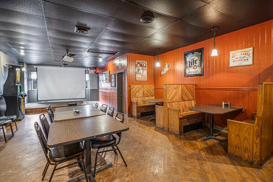 More Photos Of 708-710 Lawrence Ave, Ellwood City General Retail For Sale