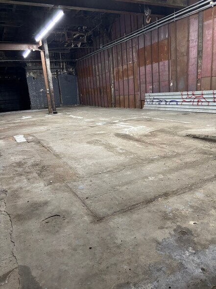 More Photos Of 220 Stewart Ave, Brooklyn Warehouse For Lease