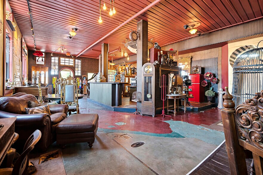 More Photos Of 103 S 6th St, Brownfield Restaurant For Sale