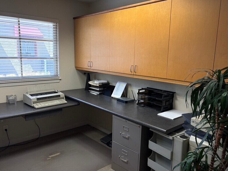 More Photos Of 528 B St, Santa Rosa Office Residential For Sale