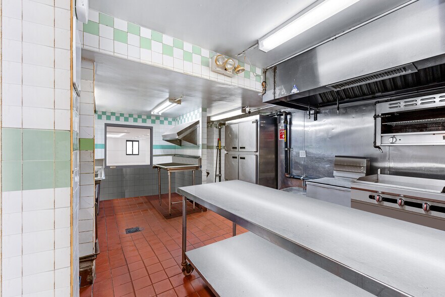 More Photos Of 358 W 23rd St, New York Multifamily For Sale