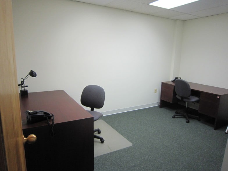 More Photos Of 849 Quince Orchard Blvd, Gaithersburg Medical For Lease