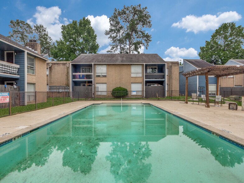 More Photos Of 311 Gladstell St, Conroe Apartments For Sale