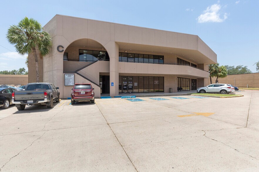 More Photos Of 110 E Savannah Ave, McAllen Medical For Sale